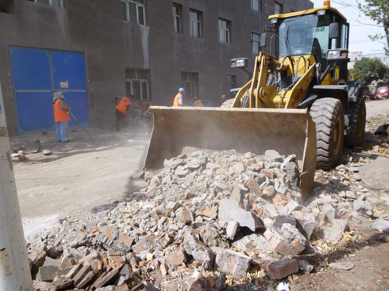 鏟車(chē)作業(yè)